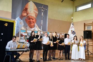 Święto Patrona Zespołu Szkół Nr 2 w Miechowie - św. Jana Pawła II